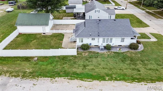 $157,000 | 505 West Spruce Street, Jerseyville, IL 62052