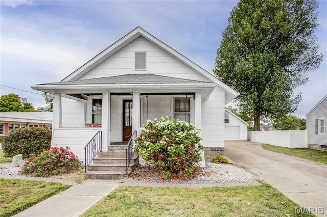 $157,000 | 505 West Spruce Street, Jerseyville, IL 62052