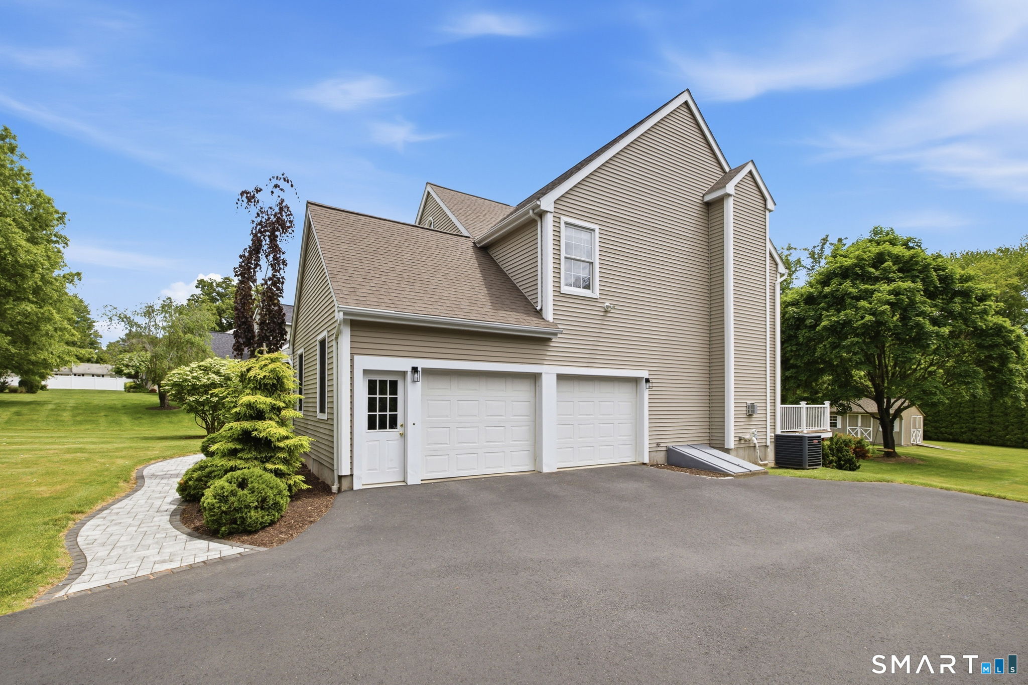 25 Chase Farm Road South Windsor, CT 06074 - Photo 2 of 40