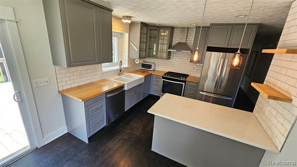6790 Hinchey Road Pinckney, MI 48169 - Photo 4 of 35
