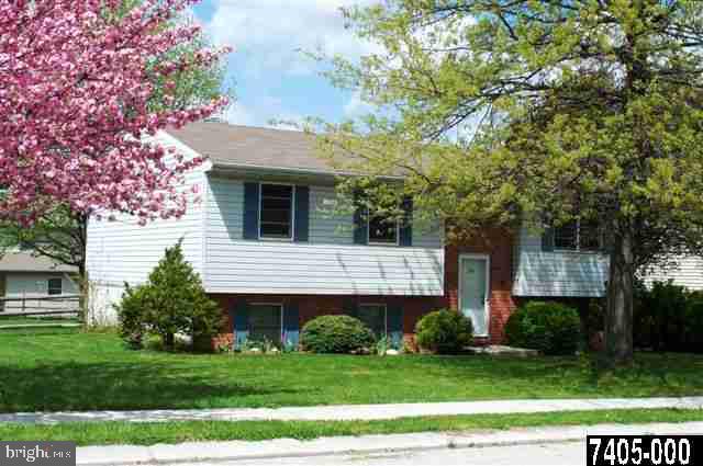 596 Spring Avenue Hanover, PA 17331 - Photo 2 of 9 Gallery Image 2