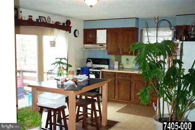 596 Spring Avenue Hanover, PA 17331 - Photo 4 of 9 Gallery Image 4