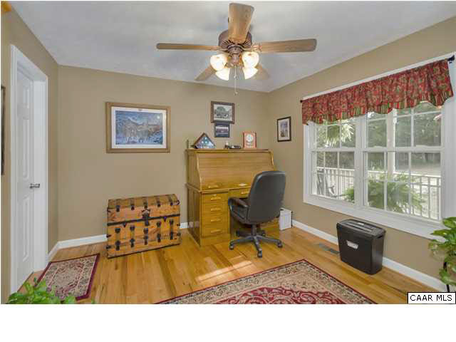 686 Valley View Road Ruckersville, VA 22968 - Photo 23 of 33 a living room with furniture and a window