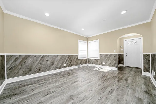 $229,900 | 14213 South Dearborn Street, Riverdale, IL 60827