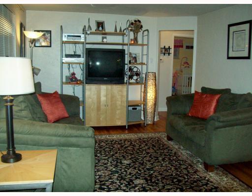178 Drake Road Bethel Park, PA 15102 - Photo 2 of 14 Living Room.