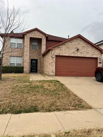 $2,700 | 7504 Marsland Lane, Arlington, TX 76001