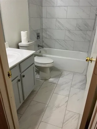 $2,700 | 7504 Marsland Lane, Arlington, TX 76001