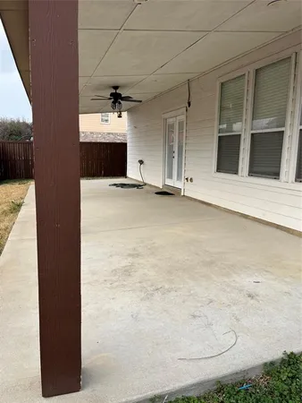 $2,700 | 7504 Marsland Lane, Arlington, TX 76001
