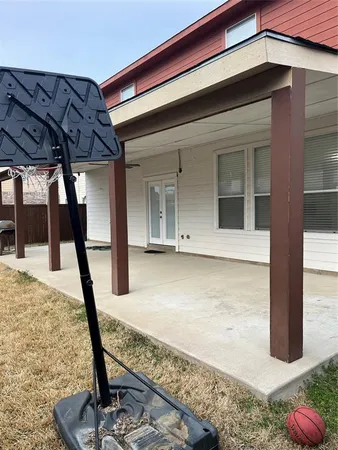 $2,700 | 7504 Marsland Lane, Arlington, TX 76001