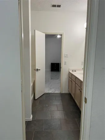 $2,700 | 7504 Marsland Lane, Arlington, TX 76001