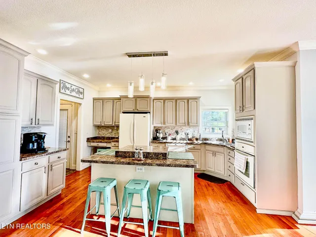 $519,900 | 400 Levi Court, New Tazewell, TN 37825