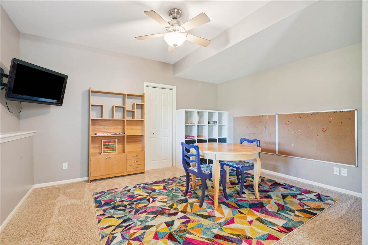 2140 Newcastle Road Marion, IA 52302 - Photo 31 of 35 Gallery Image 31