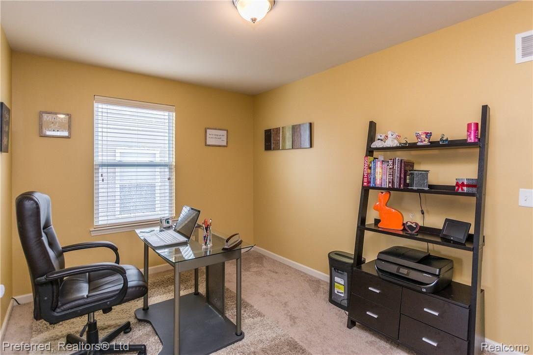 27436 Victoria Road Novi, MI 48374 - Photo 25 of 28 DSC_5812.jpg