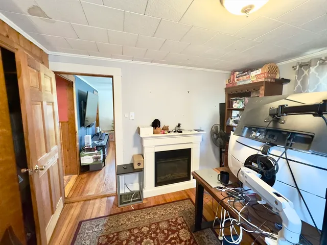 $4,000 | 8 Fox Point Road, Boston, MA 02125