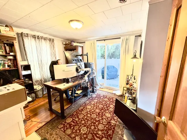 $4,000 | 8 Fox Point Road, Boston, MA 02125