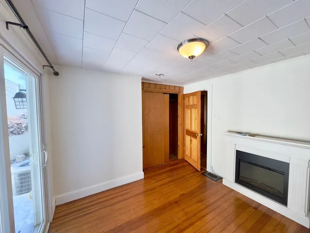 $4,000 | 8 Fox Point Road, Boston, MA 02125