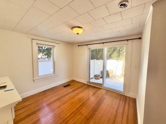 $4,000 | 8 Fox Point Road, Boston, MA 02125