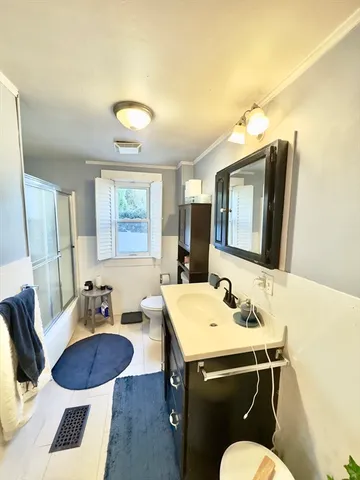 $4,000 | 8 Fox Point Road, Boston, MA 02125