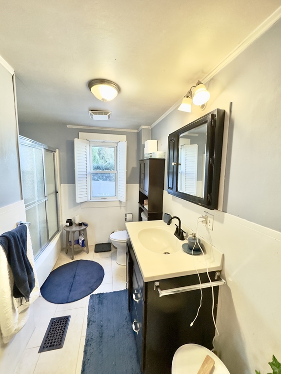 8 Fox Point Road Boston, MA 02125 - Photo 18 of 37