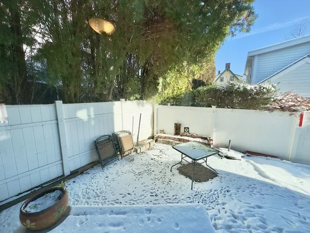 $4,000 | 8 Fox Point Road, Boston, MA 02125