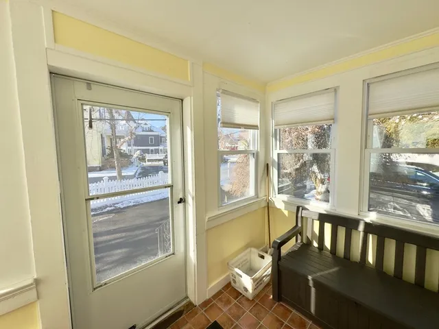 $4,000 | 8 Fox Point Road, Boston, MA 02125