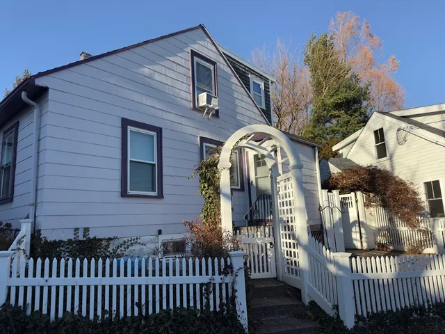 $4,000 | 8 Fox Point Road, Boston, MA 02125