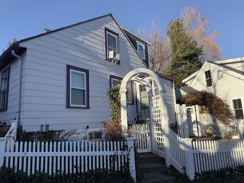 8 Fox Point Road Boston, MA 02125 - Photo 2 of 37