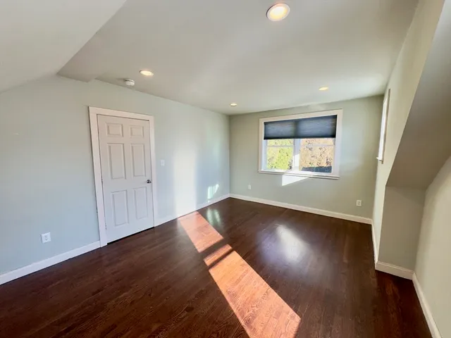 $4,000 | 8 Fox Point Road, Boston, MA 02125