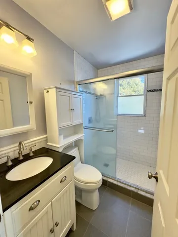 $4,000 | 8 Fox Point Road, Boston, MA 02125