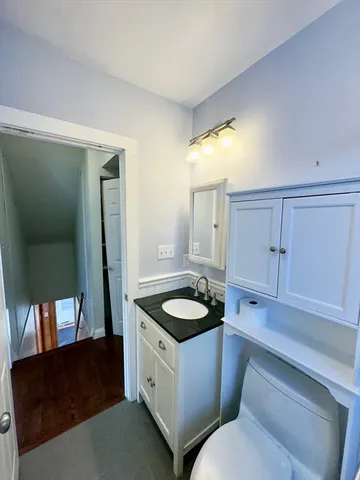 $4,000 | 8 Fox Point Road, Boston, MA 02125