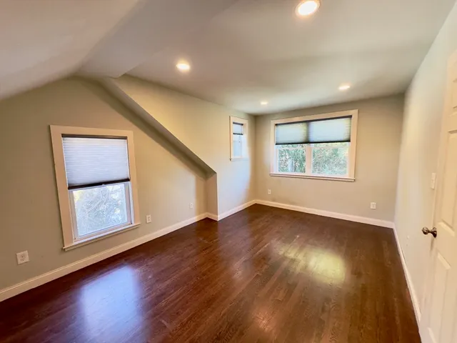 $4,000 | 8 Fox Point Road, Boston, MA 02125