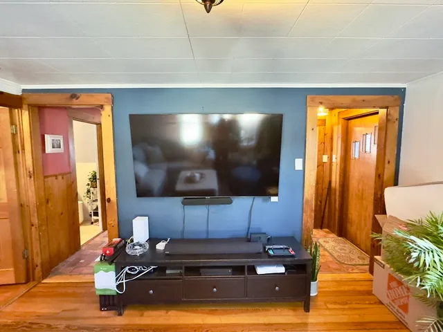 $4,000 | 8 Fox Point Road, Boston, MA 02125