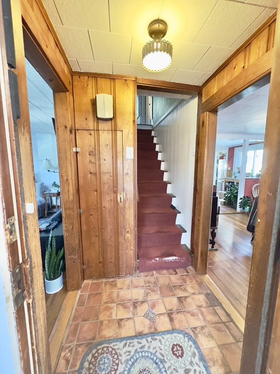 8 Fox Point Road Boston, MA 02125 - Photo 5 of 37