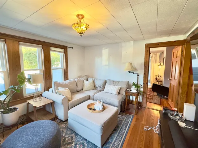 $4,000 | 8 Fox Point Road, Boston, MA 02125