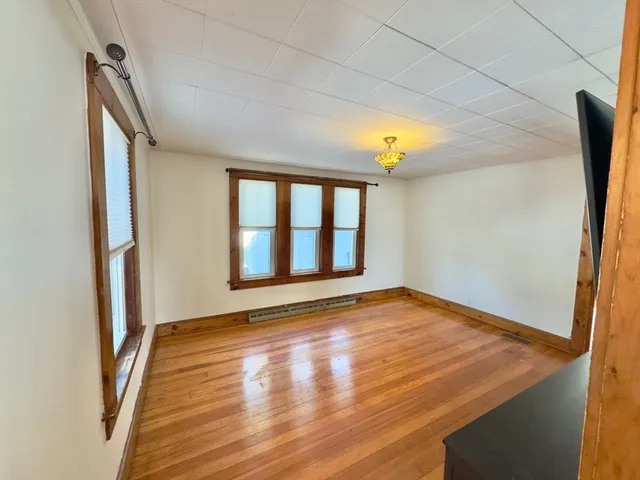 $4,000 | 8 Fox Point Road, Boston, MA 02125