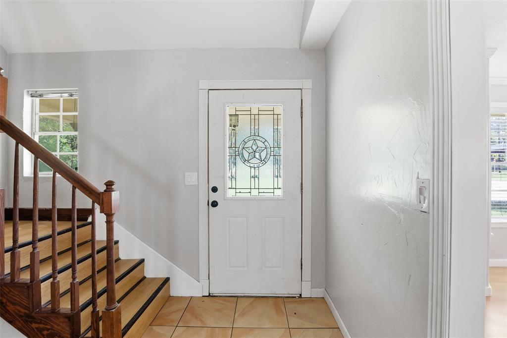 4298 Knob Road Springtown, TX 76082 - Photo 4 of 25
