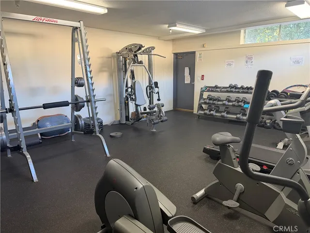 $2,495 | 15455 Sherman Way, Unit 11, Van Nuys, CA 91406