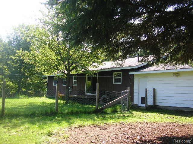 7040 Rynn Road North Street, MI 48049 - Photo 2 of 6 Back of home