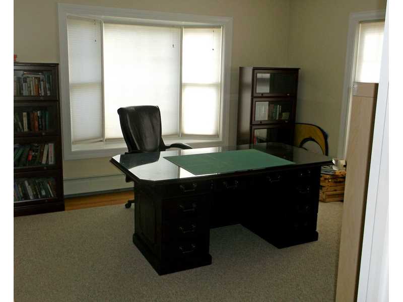 573 Wolcott Avenue Middletown, RI 02842 - Photo 11 of 25 Studio/Study/Office.