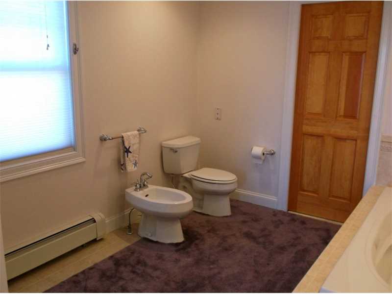 573 Wolcott Avenue Middletown, RI 02842 - Photo 23 of 25 Master Bath/Spa.