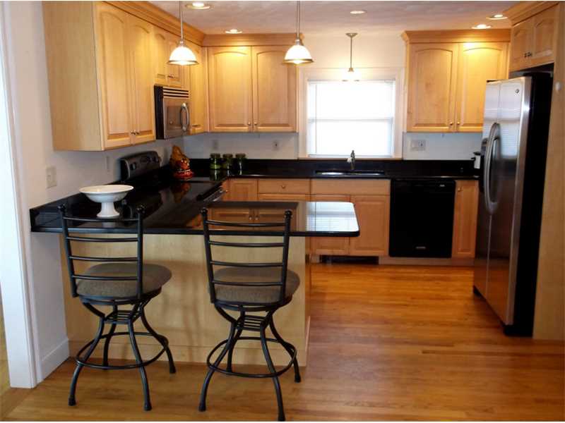 573 Wolcott Avenue Middletown, RI 02842 - Photo 8 of 25 Kitchen.