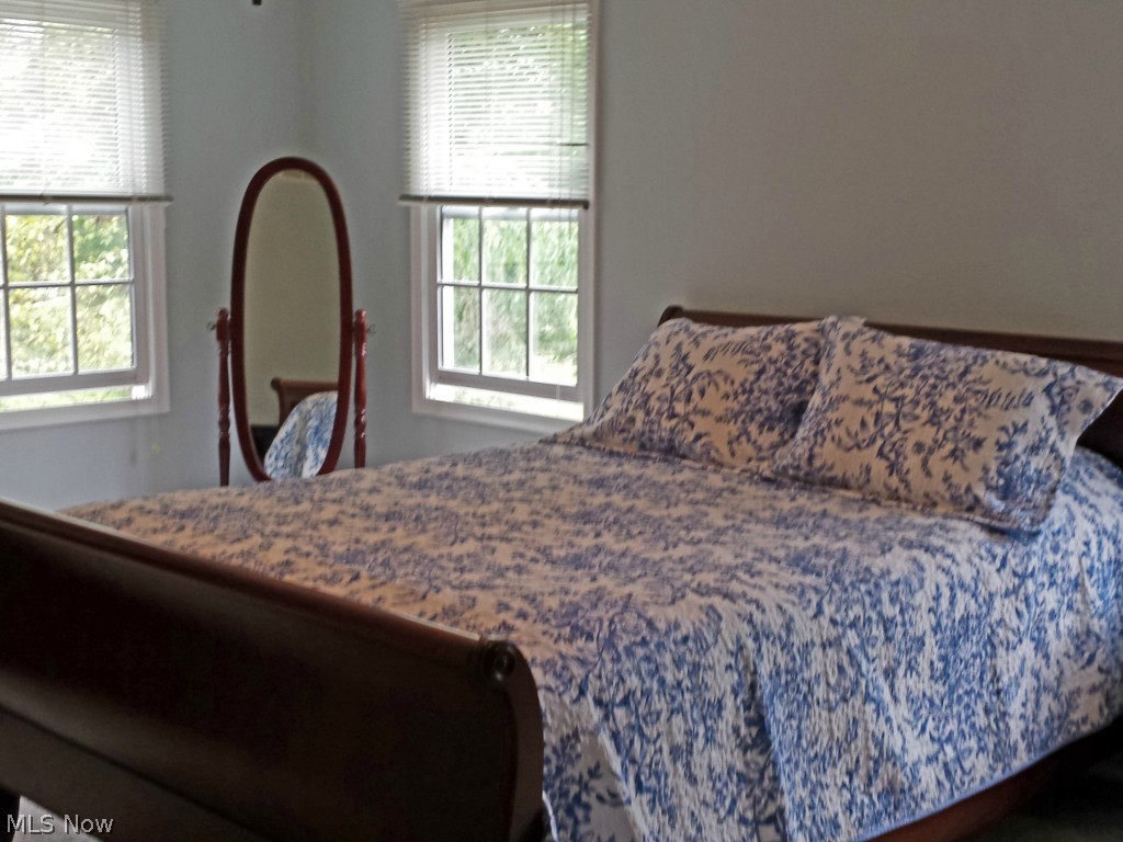 991 Bell Road South Russell, OH 44022 - Photo 17 of 25 Master bedroom