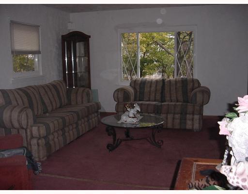 192 West Starz Road Cheswick, PA 15024 - Photo 3 of 7 Living Room.