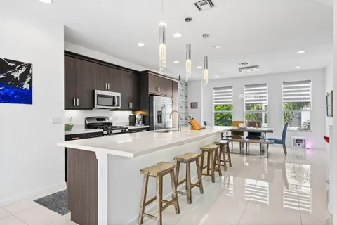 $948,500 | 2900 Northeast 12th Terrace, Unit 25, Oakland Park, FL 33334