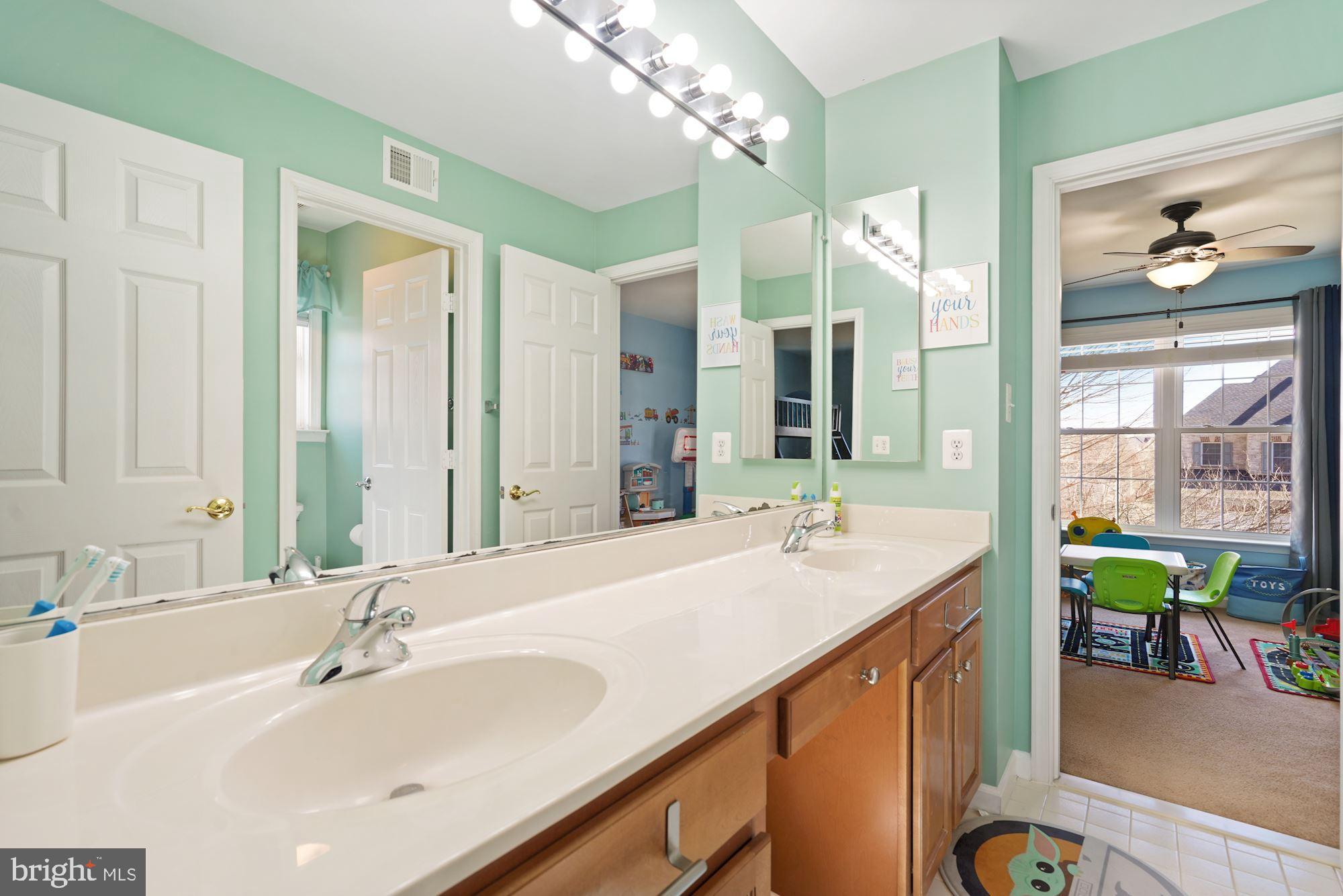 4016 Sapling Way Triangle, VA 22172 - Photo 28 of 43 buddy bath