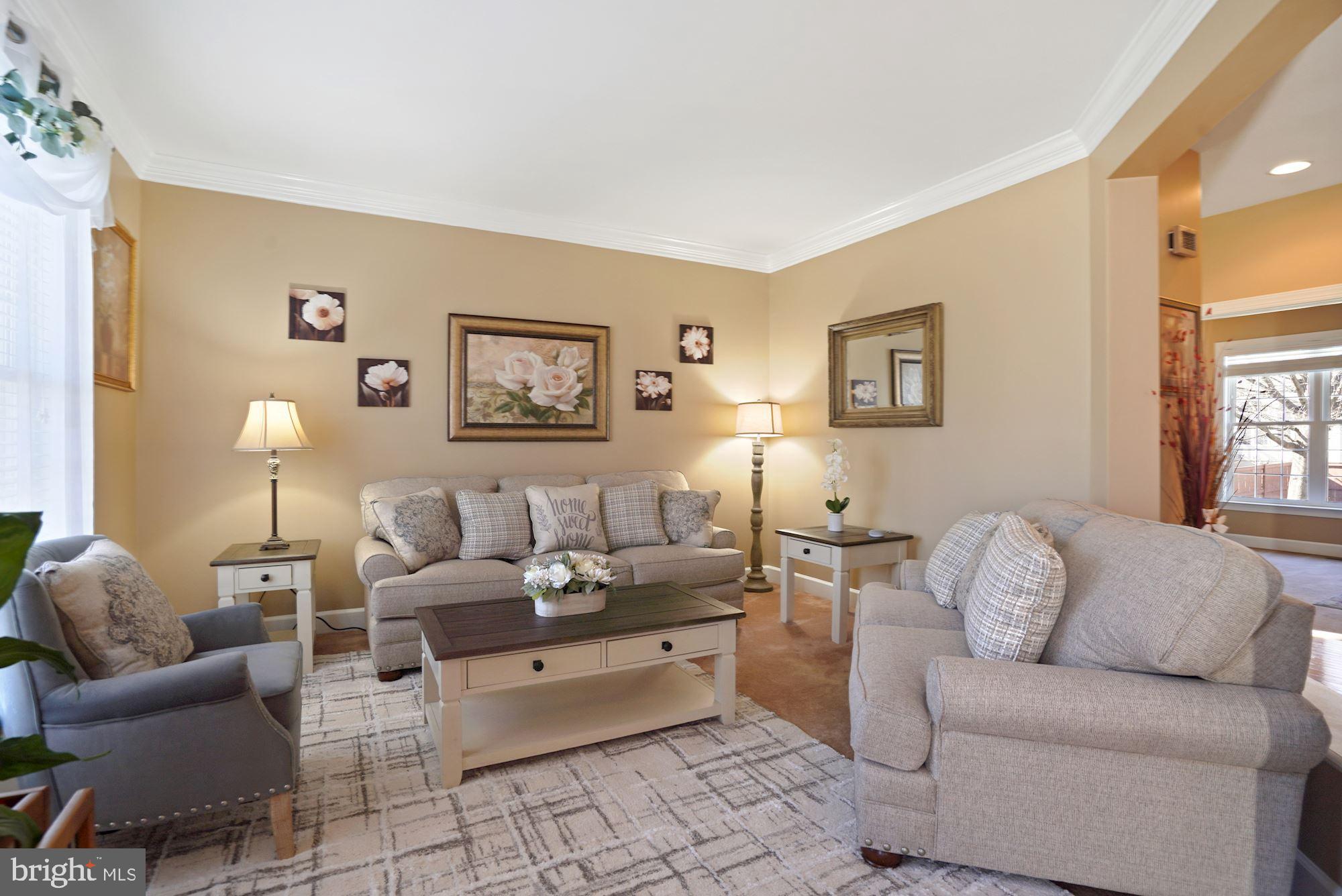 4016 Sapling Way Triangle, VA 22172 - Photo 4 of 43 Living room