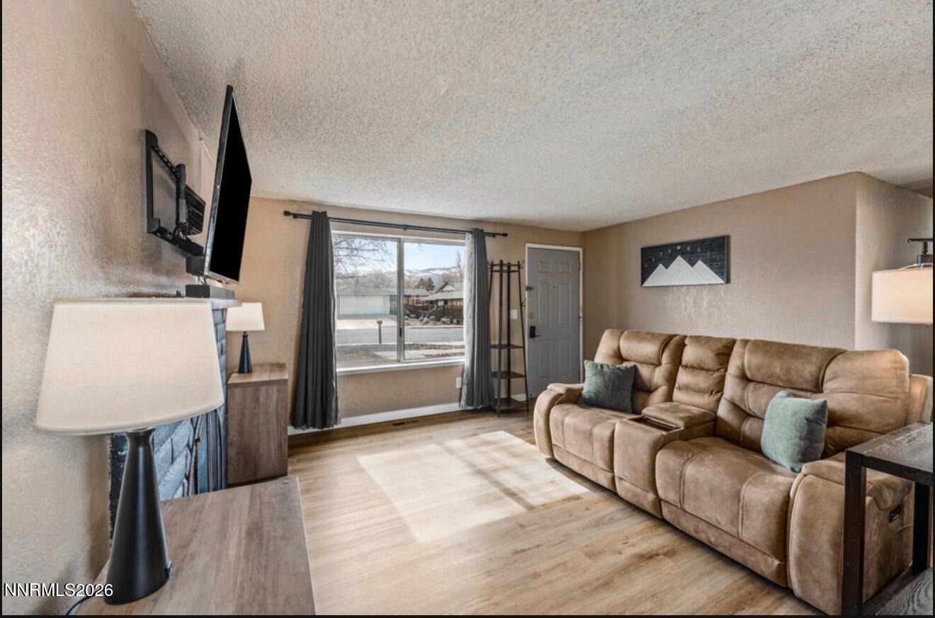 10075 Hornblende Street Reno, NV 89506 - Photo 2 of 23 IMG_0022
