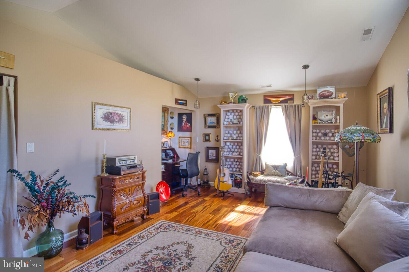 101 Long Point Road Stevensville, MD 21666 - Photo 22 of 43 In-law room