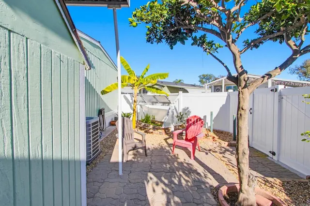 a view of a tennis court