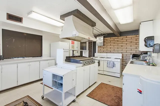 $389,000 | 200 North El Camino Real, Unit 410, Oceanside, CA 92058